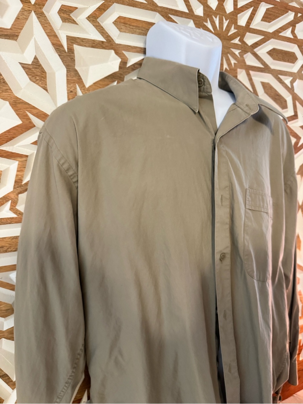 Roberto Villini 17/32-33 Men's Long Sleeve Button-Up dress shirt in brown XL.